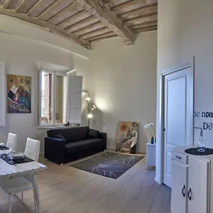 Appartamento Casa Con Loggiato Storica, Siena